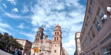 Día parcialmente nublado en la capital potosina