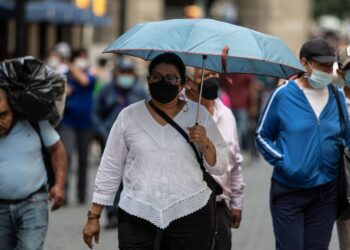 Pico de contagios por COVID-19 podría presentarse a inicios de 2023, estimó experto de la UASLP