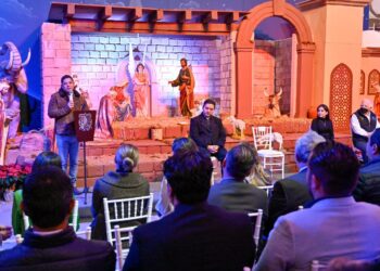 Inauguran el monumental nacimiento de Palacio de Gobierno