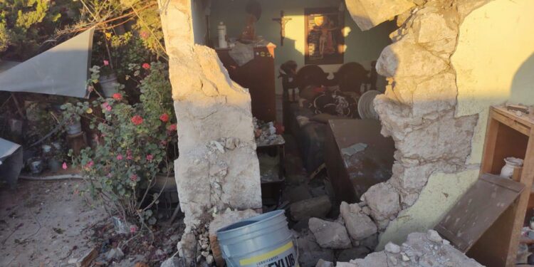 Explosión de gas en Portezuelos deja 3  lesionados y la perdida total de una vivienda