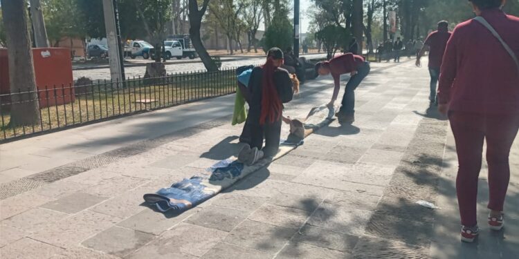 Feligreses agradecen a la Virgen de Guadalupe sus milagros