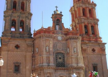 Cubrebocas obligatorio en templos de la Iglesia católica
