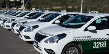Nuevas concesiones de taxi otorgadas mejoran la movilidad en la capital potosina: SCT