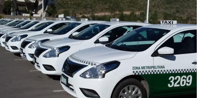 Nuevas concesiones de taxi otorgadas mejoran la movilidad en la capital potosina: SCT