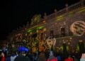 Potosinos despiden el 2022 con fiesta de luces en Palacio de Gobierno