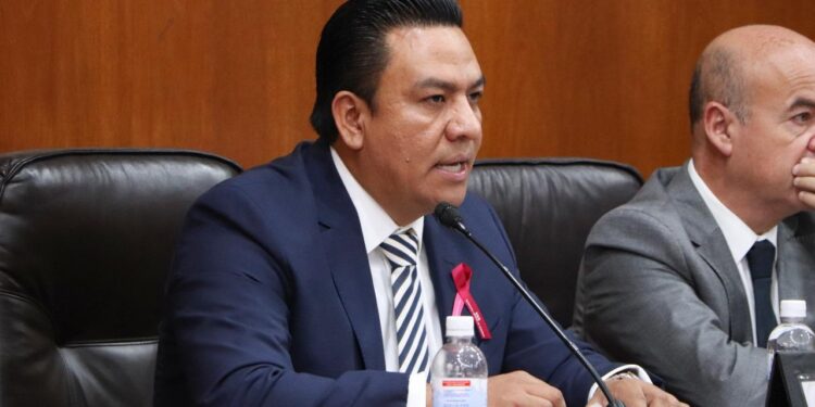 Gobernador entregará 30 ambulancias con recursos obtenidos del proceso contra la ex titular de la salud