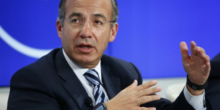 Otro expresidente mexicano se va a España: Calderón vivirá y dará clases en ese país