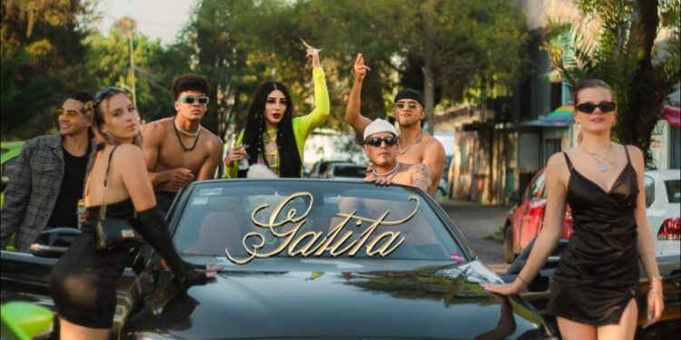 Canción “Gatita” de Bellakath es retirada de plataformas por presunto plagio