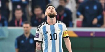 Venden peluche inspirado en el campeón del mundo, dice la frase: “¿Qué mira bobo?”