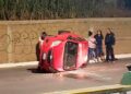 Vuelca un carro en el río Santiago