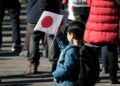 Japón ofrece un millón de yenes por hijo, a cada familia que se mude de Tokio