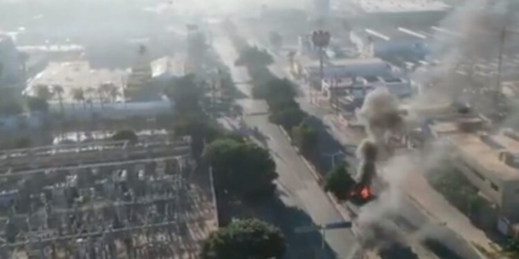 VIDEO. Dron muestra incendios y narcobloqueos en Culiacán tras captura de Ovidio Guzmán