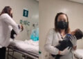 VIDEO| Por error, becaria del IMSS aplicó vitaminas en los ojos a bebé