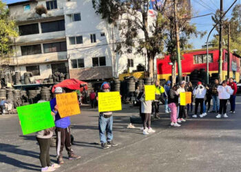 VIDEOS| Policía baleó a asaltante con antecedentes penales en Iztapalapa y vecinos piden justicia por su muerte