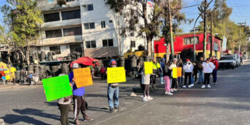 VIDEOS| Policía baleó a asaltante con antecedentes penales en Iztapalapa y vecinos piden justicia por su muerte