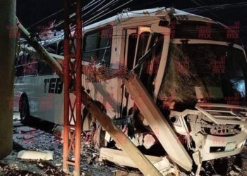 Fuerte choque en la B. Anaya provoca apagón en varias colonias