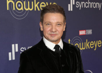 Jeremy Renner en “estado crítico” tras sufrir un accidente en Año Nuevo