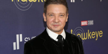 Jeremy Renner en “estado crítico” tras sufrir un accidente en Año Nuevo