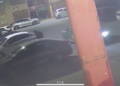 Taxista es captado robando tapas de un auto en colonia FOVISSSTE