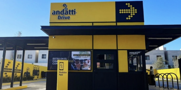 Femsa abre su primer sucursal de Andatti ‘drive-in’ de Oxxo en México