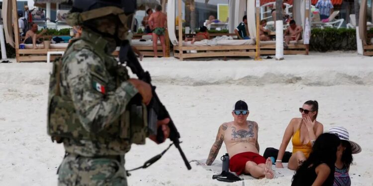 VIDEO: EEUU emitió alerta de seguridad a sus turistas por violencia en Cancún debido al pleito con Uber