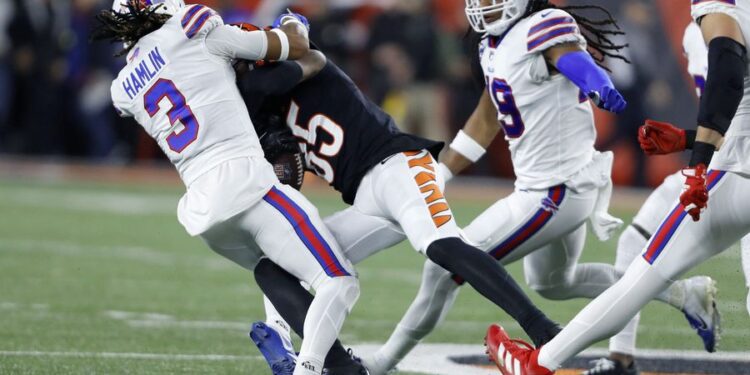 Jugador de la NFL sufrió un paro cardíaco en pleno juego