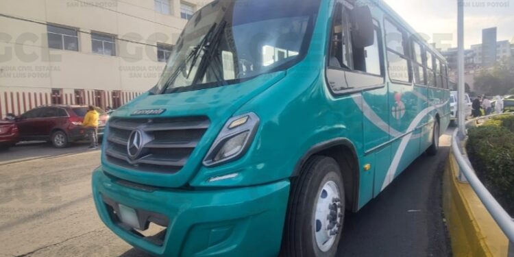 Arrestaron a chofer de transporte público por homicidio tras atropellar a una mujer en SLP