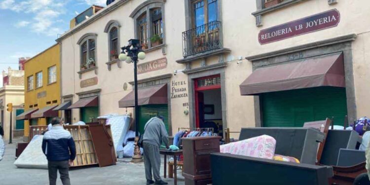Por falta de liquidez, desalojan con orden judicial hotel en el pasaje Zaragoza