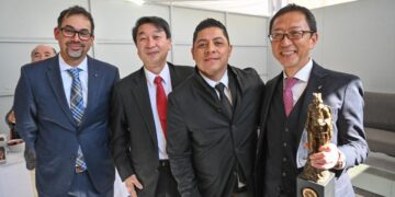 Ricardo Gallardo contempla realizar gira de promoción industrial en Japón y Alemania