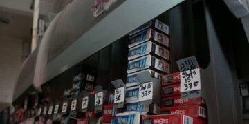 Alistan amparos pequeñas tienditas contra ley que prohíbe tener cigarros a la vista