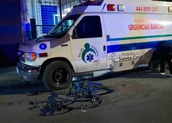 Auto arrolla a un ciclista en Blvr. Españita