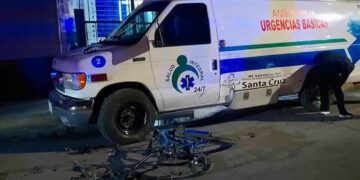 Auto arrolla a un ciclista en Blvr. Españita
