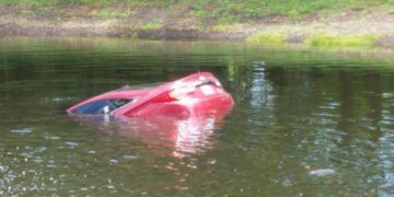 Encontraron los cadáveres de una madre y sus dos hijos en un auto sumergido en un lago de Florida