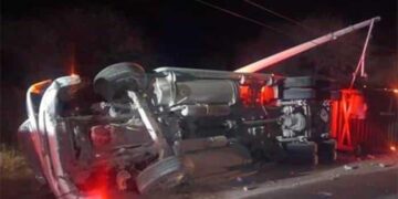 Trailero fallece en fatal choque y volcadura en carretera hacia Villa de Reyes