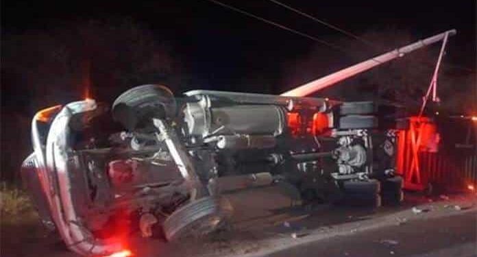 Trailero fallece en fatal choque y volcadura en carretera hacia Villa de Reyes