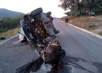 Joven pierde la vida en aparatosa volcadura