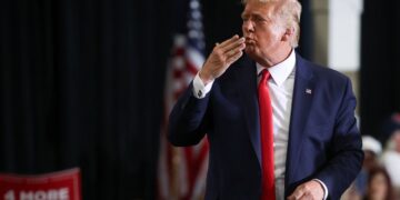 Mujer franco canadiense se declara culpable de enviar veneno a Trump; este sería su castigo