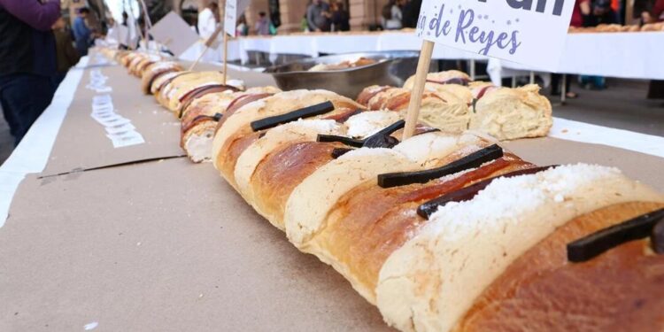 ¡Partirán la monumental! Potosinos difrutarán de 200 metros de Rosca de Reyes este 4 de enero
