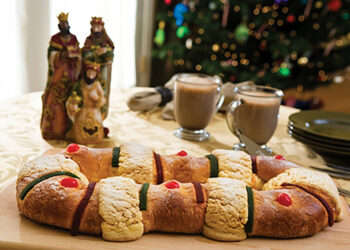 Día de Reyes 2023: ¿Por qué la Rosca de Reyes tiene “muñequitos” adentro?