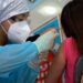 Anuncian vacunación gratuita a niñas contra papiloma en la capital potosina