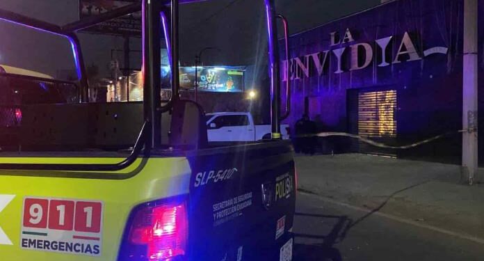 Balacera en la carretera a México deja una mujer fallecida, dos vehículos baleados y ataques a varios  antros
