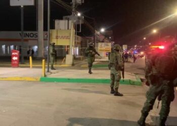 Encuentran cadáver embolsado y descuartizado en carretera a México