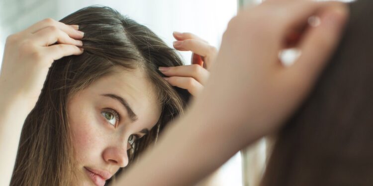¿Ya estás cerca? Esta es la edad en la que verás tus primeras canas