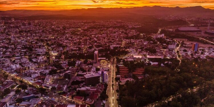 Lunes parcialmente nublado en SLP