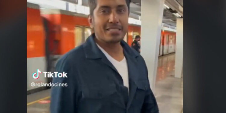 Cachan a Tenoch Huerta en el Metro CDMX y “revientan” las redes