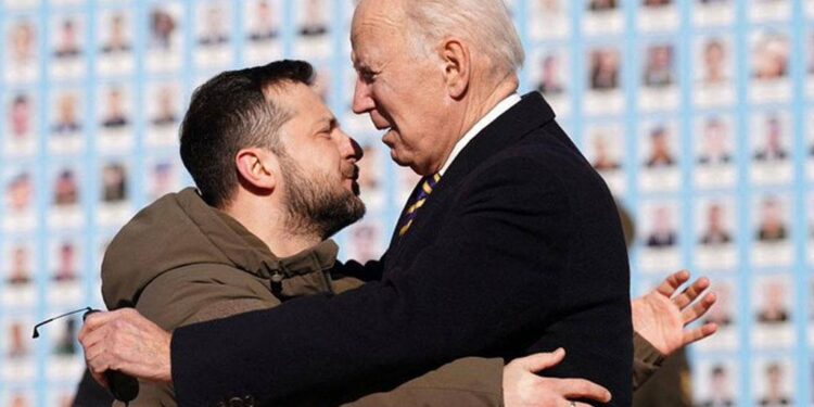 Joe Biden visita Ucrania “de sorpresa” para dar su apoyo a casi un año de la invasión de Rusia