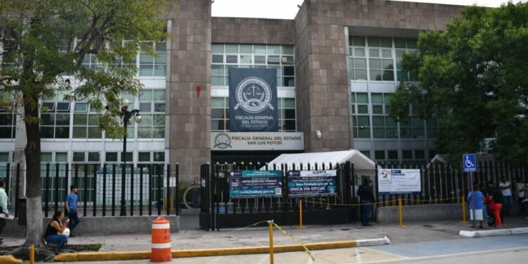 Deceso de un hombre en calle 5 de mayo, ya es investigado por la FGE
