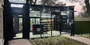 Sin cajas y con inteligencia artificial, Oxxo abre su primera tienda Grab & Go