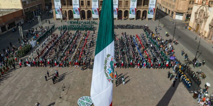 Bandera de México emblema de toda nuestra historia: Ricardo Gallardo