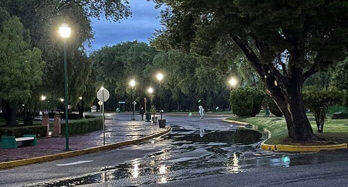 Asaltan a deportistas en parque Tangamanga I, rateros huyeron por el Canalón
